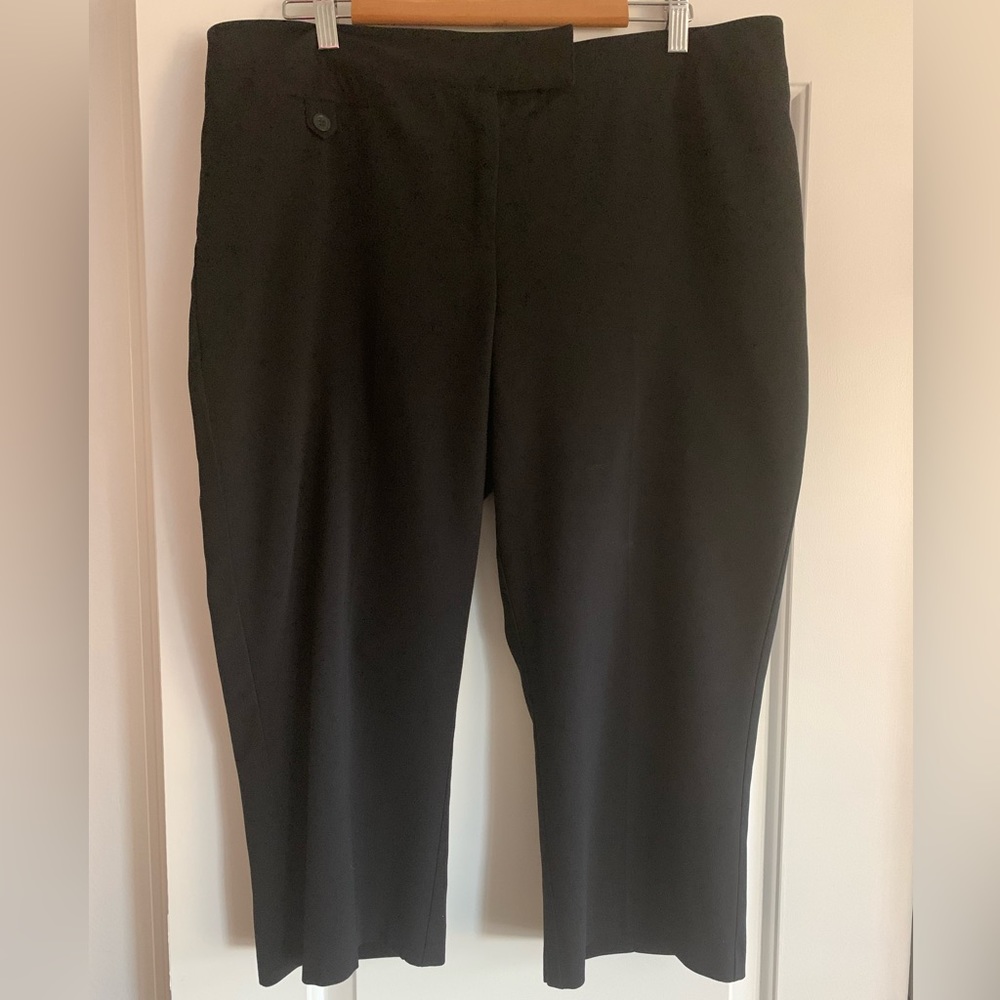 GNW “Wrinkle Free” Black Capris Size XL